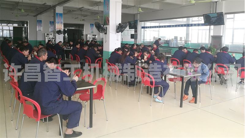 強(qiáng)化“食堂”管理，保障“舌尖”安全 許昌智工餐廳